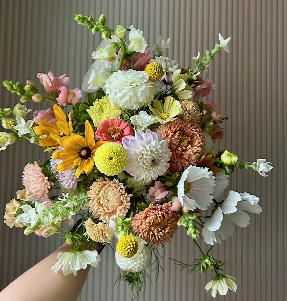 Kukkakimppu lähikukista